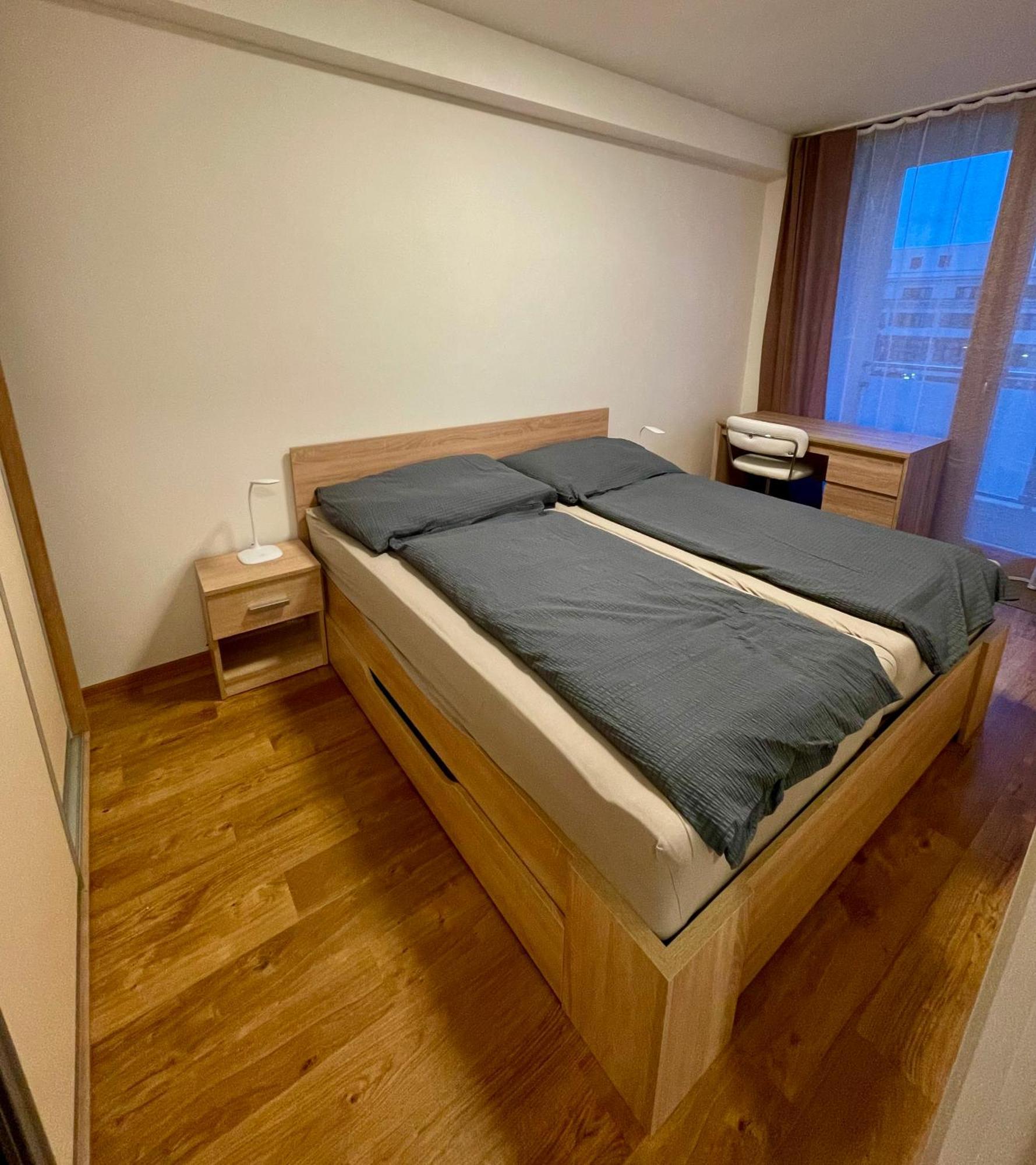 Apartman Astra Sezimovo Usti Eksteriør bilde